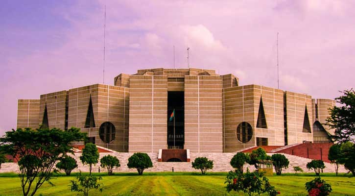 প্লাস্টিকের উৎপাদনের কাঁচামালে ট্যাক্স বাড়ানোর পরামর্শ